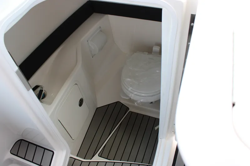 Slide: The Image of Sea Ray SLX 280 Outboard 2026 - 42