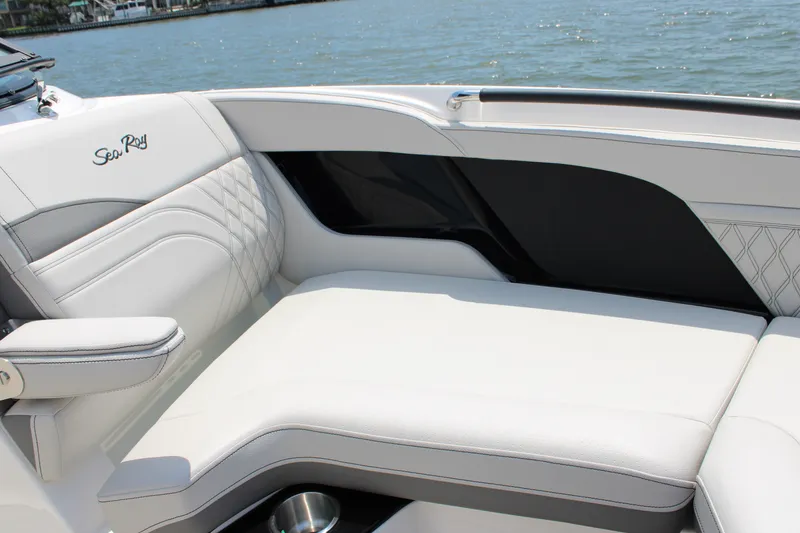 Slide: The Image of Sea Ray SLX 280 Outboard 2026 - 46
