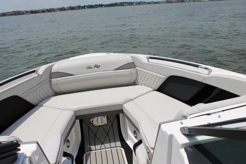Slide: The Image of Sea Ray SLX 280 Outboard 2026 - 47