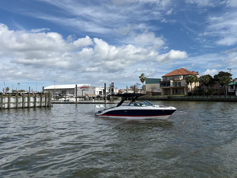 Slide: The Image of Sea Ray SLX 280 Outboard 2026 - 5