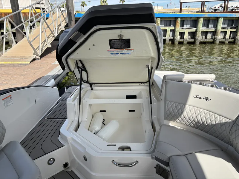 Slide: The Image of Sea Ray SLX 280 Outboard 2026 - 7