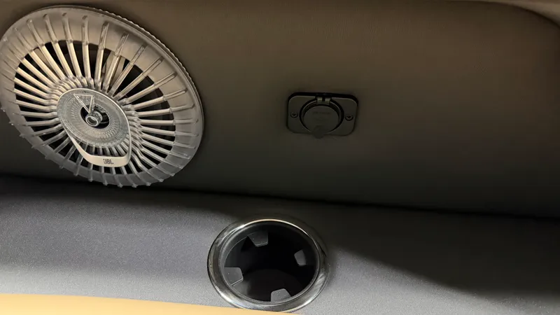 Slide: The Image of Barletta Cabrio 22 QC 2026 - 15