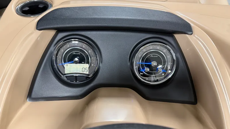 Slide: The Image of Barletta Cabrio 22 QC 2026 - 57