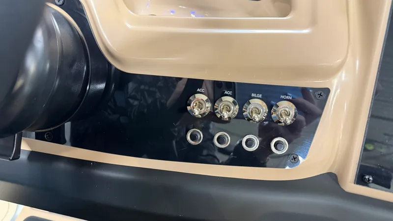 Slide: The Image of Barletta Cabrio 22 QC 2026 - 58