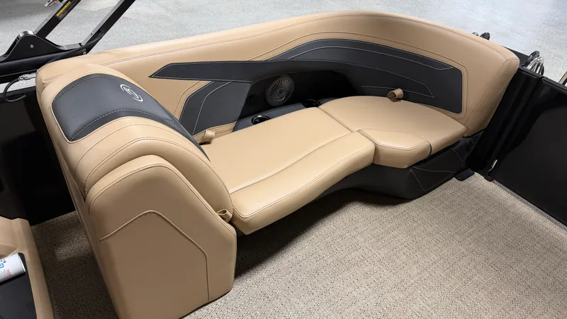 Slide: The Image of Barletta Cabrio 22 QC 2026 - 63