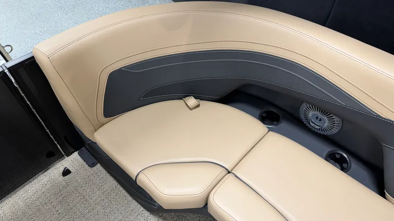 Slide: The Image of Barletta Cabrio 22 QC 2026 - 81