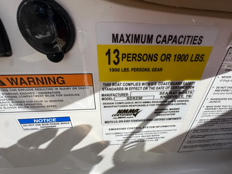 Slide: The Image of Sea Ray SDX 230 2026 - 15