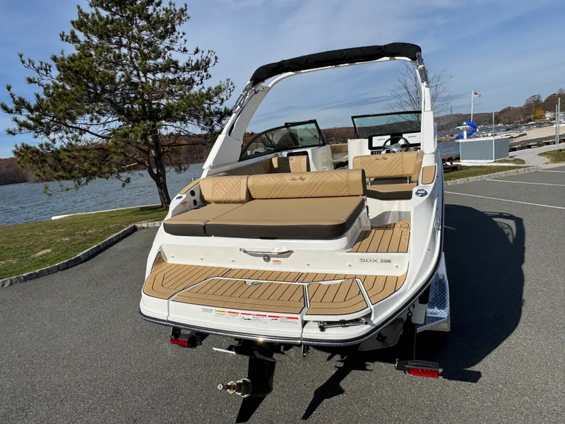 Slide: The Image of Sea Ray SDX 230 2026 - 7