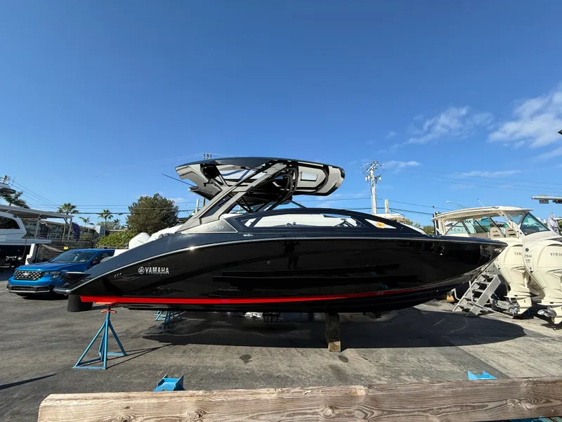 The Image of Yamaha 275SD 2025 - 0