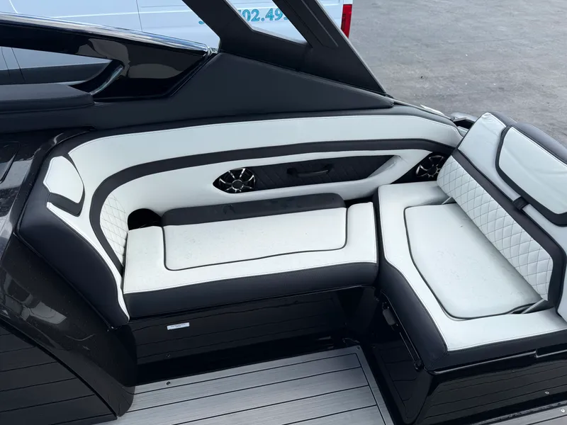 Slide: The Image of Yamaha 275SD 2025 - 10