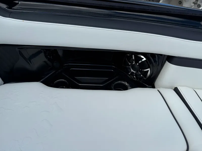 Slide: The Image of Yamaha 275SD 2025 - 15