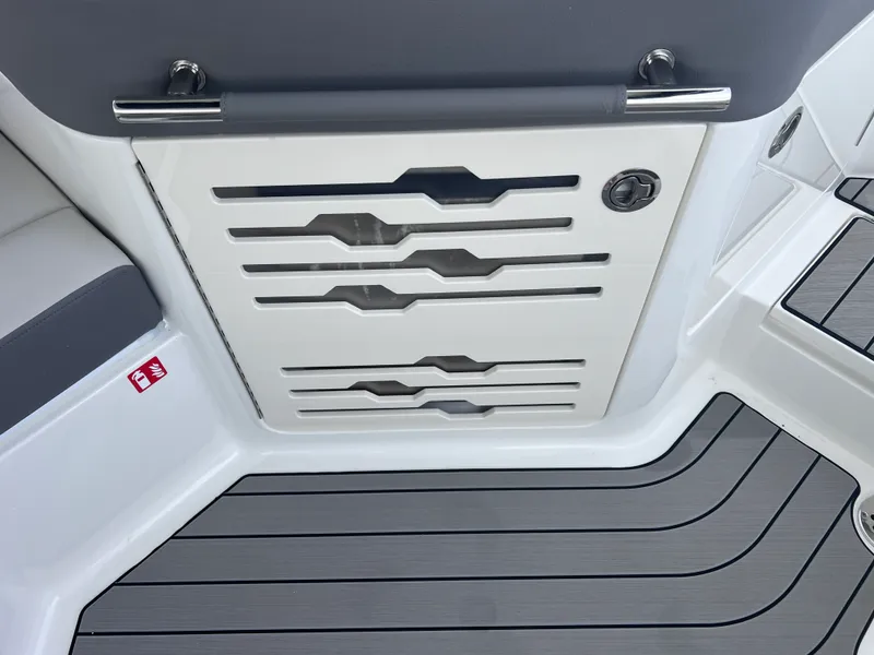 Slide: The Image of Sea Ray SLX 310 Outboard 2026 - 22