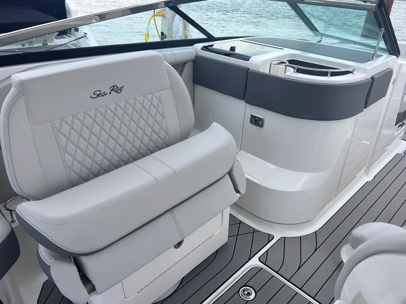 Slide: The Image of Sea Ray SLX 310 Outboard 2026 - 23