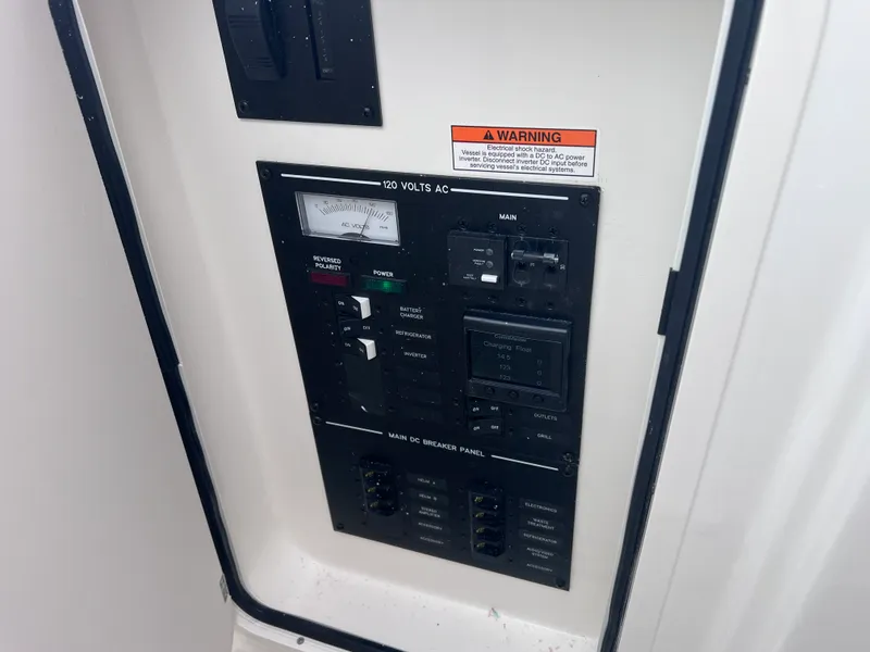 Slide: The Image of Sea Ray SLX 310 Outboard 2026 - 27