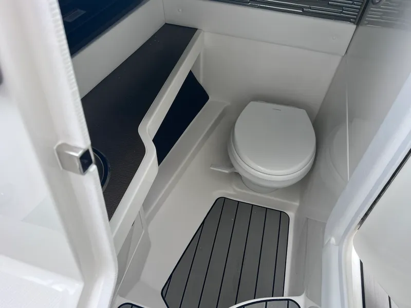 Slide: The Image of Sea Ray SLX 310 Outboard 2026 - 28