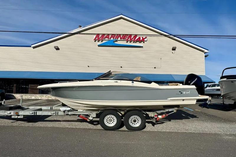 The Image of Scout 215 Dorado 2026 - 0