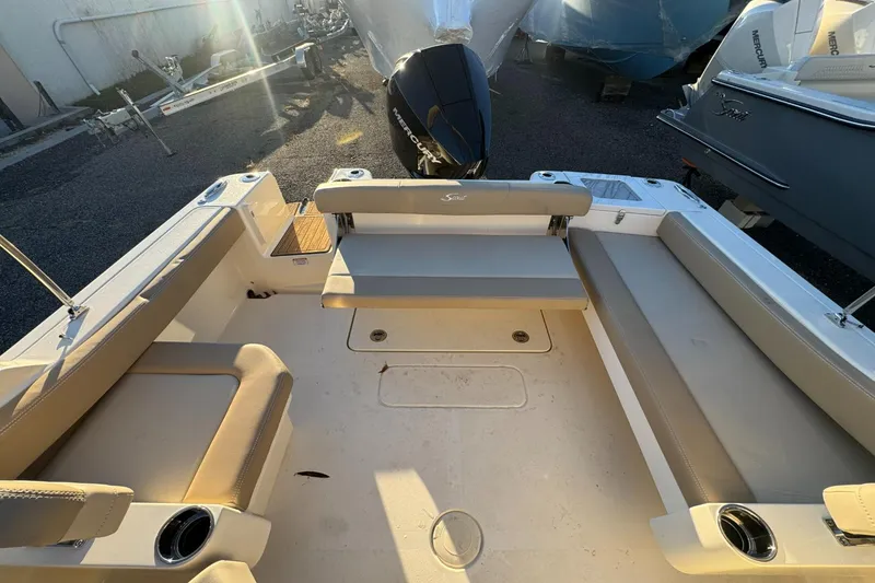 Slide: The Image of Scout 215 Dorado 2026 - 10