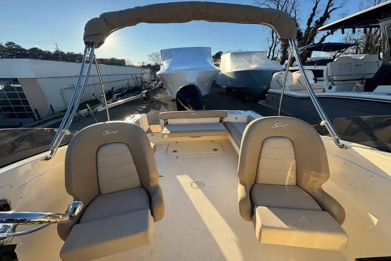 Slide: The Image of Scout 215 Dorado 2026 - 11