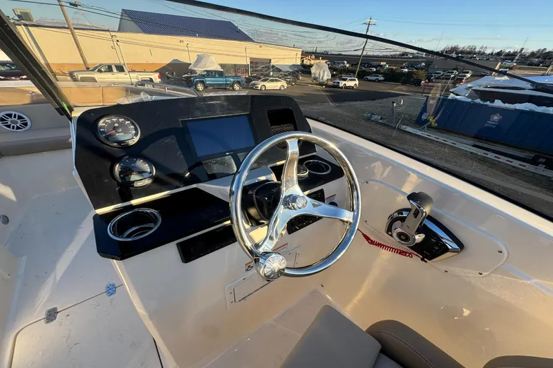 Slide: The Image of Scout 215 Dorado 2026 - 14