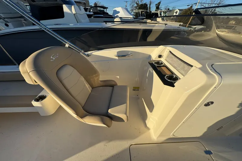 Slide: The Image of Scout 215 Dorado 2026 - 16