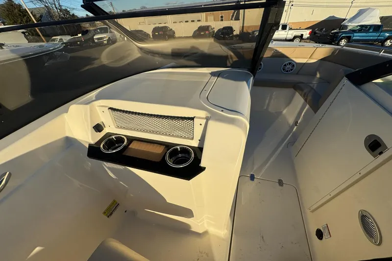 Slide: The Image of Scout 215 Dorado 2026 - 17