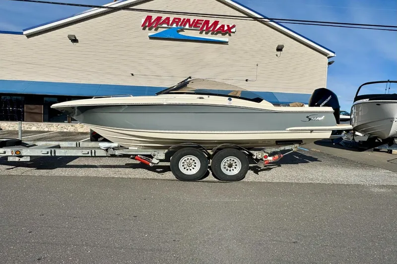 Slide: The Image of Scout 215 Dorado 2026 - 2