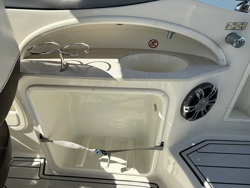 Slide: The Image of Stingray 234LR 2019 - 25