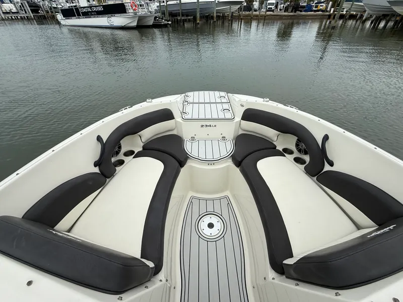 Slide: The Image of Stingray 234LR 2019 - 33