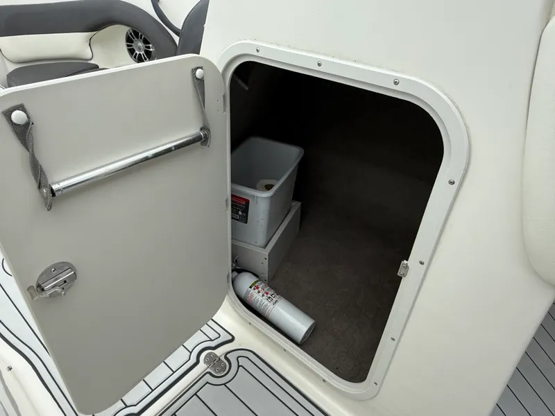 Slide: The Image of Stingray 234LR 2019 - 38