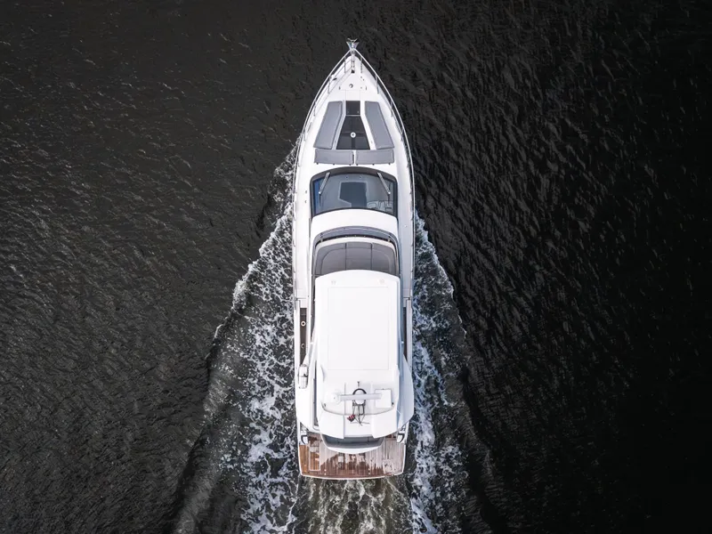 Slide: The Image of Galeon 500 FLY 2024 - 18