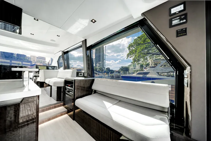 Slide: The Image of Galeon 500 FLY 2024 - 34