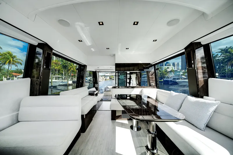 Slide: The Image of Galeon 500 FLY 2024 - 37