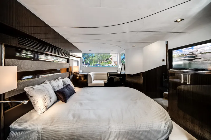 Slide: The Image of Galeon 500 FLY 2024 - 62