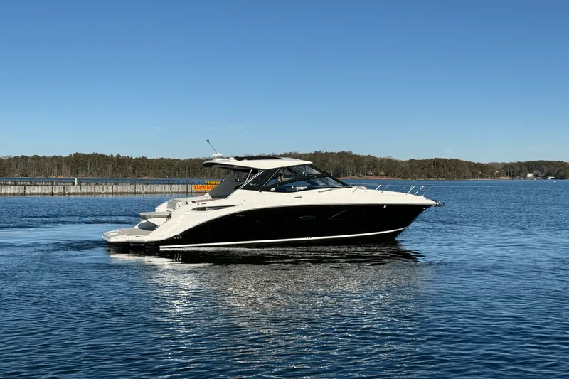 Slide: The Image of Sea Ray 320 SUNDANCER 2023 - 3