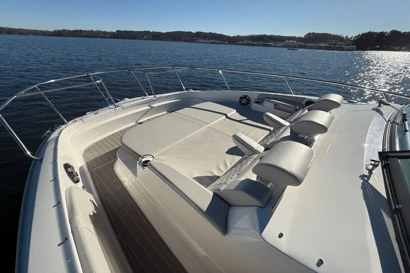 Slide: The Image of Sea Ray 320 SUNDANCER 2023 - 58