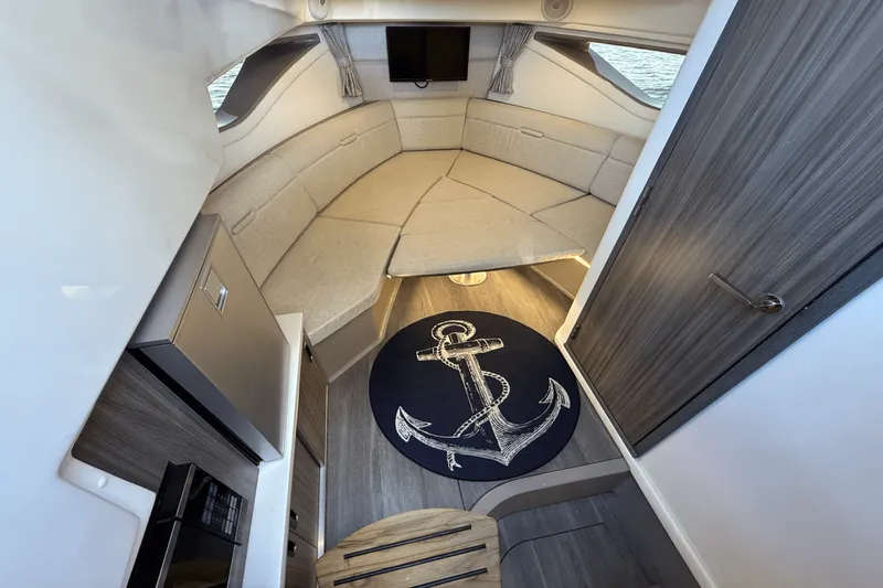 Slide: The Image of Sea Ray 320 SUNDANCER 2023 - 65