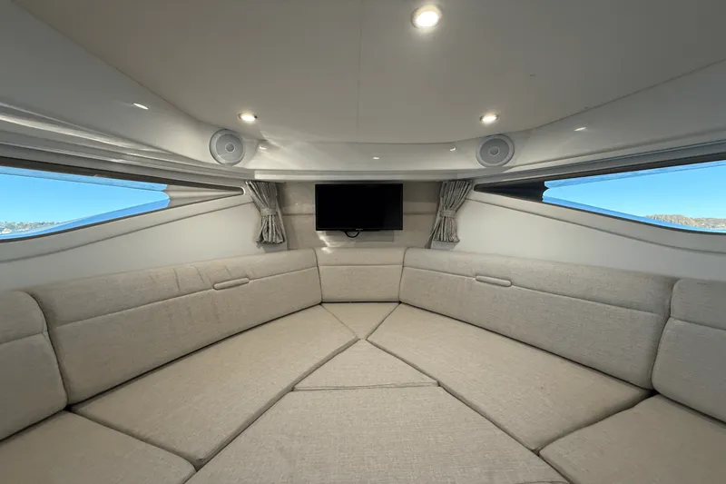 Slide: The Image of Sea Ray 320 SUNDANCER 2023 - 71