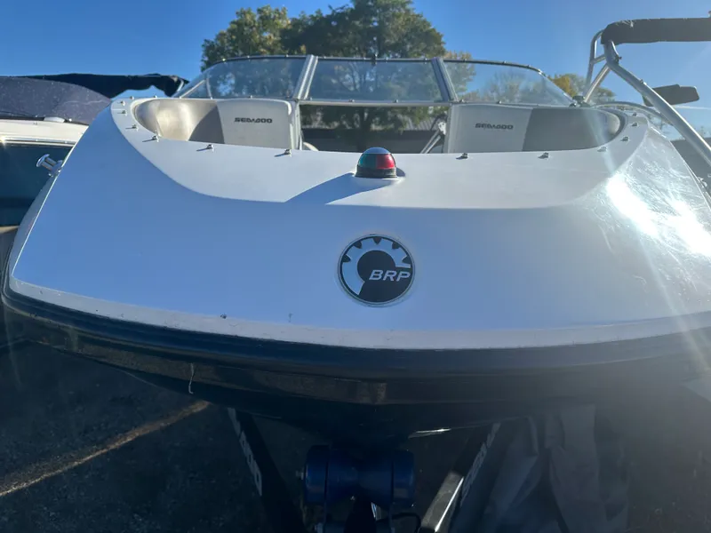 Slide: The Image of Sea-Doo CHALLENGER 180 2011 - 1