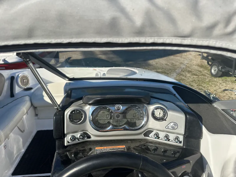 Slide: The Image of Sea-Doo CHALLENGER 180 2011 - 12