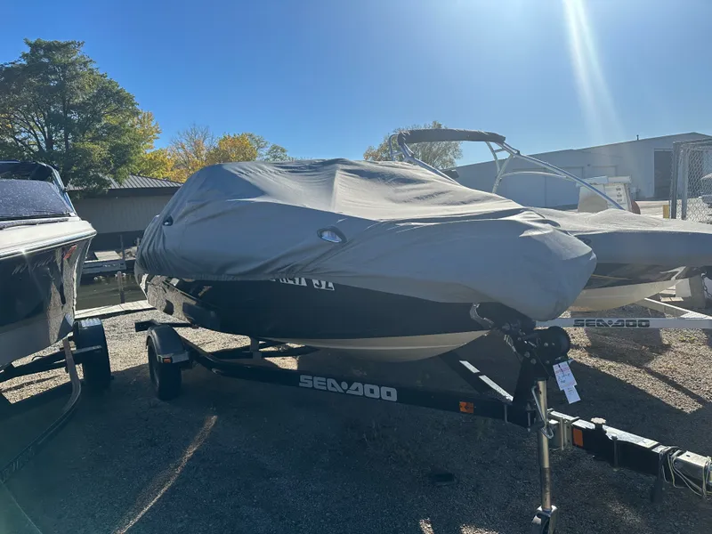 Slide: The Image of Sea-Doo CHALLENGER 180 2011 - 14