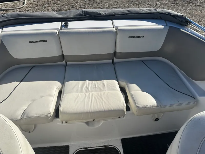 Slide: The Image of Sea-Doo CHALLENGER 180 2011 - 3