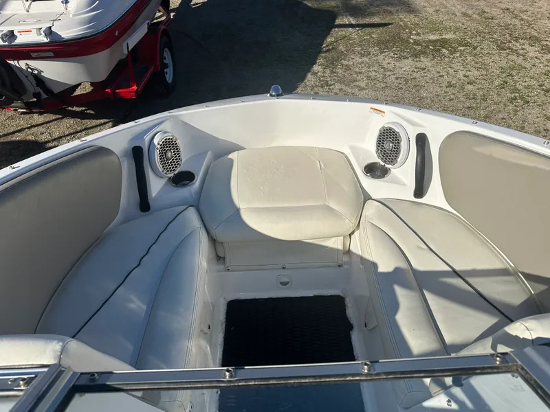 Slide: The Image of Sea-Doo CHALLENGER 180 2011 - 4