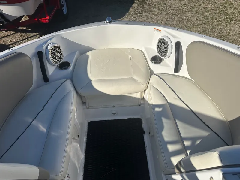 Slide: The Image of Sea-Doo CHALLENGER 180 2011 - 8