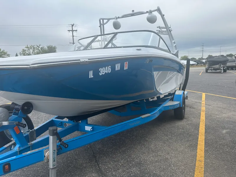 Slide: The Image of Tige R20 2016 - 1