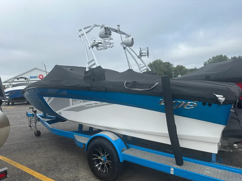 Slide: The Image of Tige R20 2016 - 27