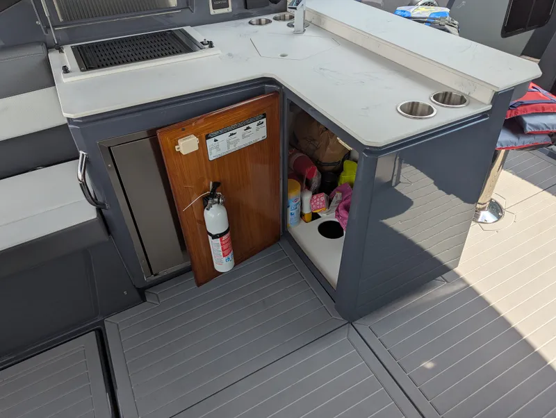 Slide: The Image of Cruisers 38 GLS-OB 2024 - 24