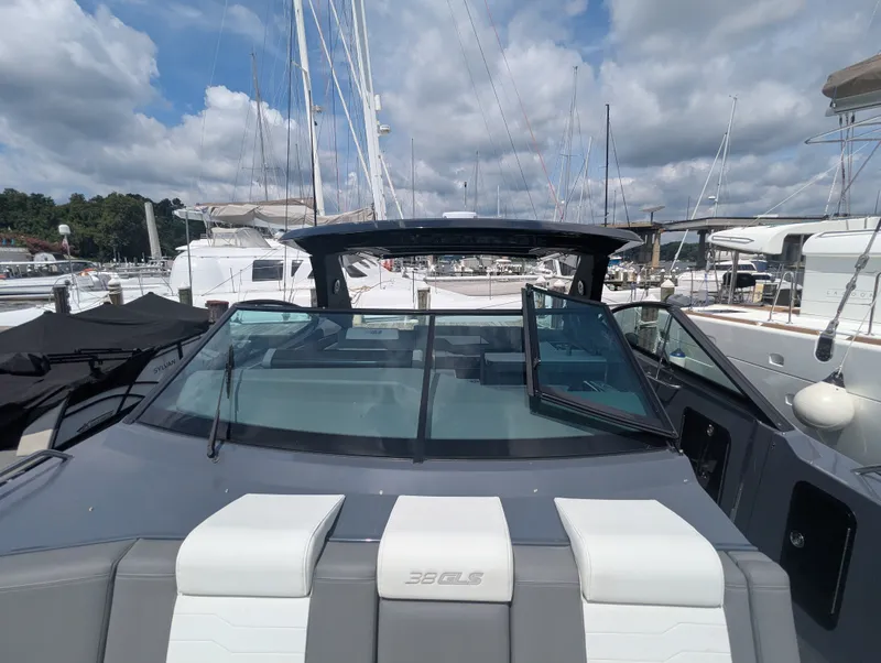 Slide: The Image of Cruisers 38 GLS-OB 2024 - 37