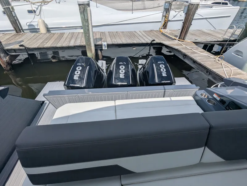 Slide: The Image of Cruisers Yachts 38 GLS-OB 2024 - 17