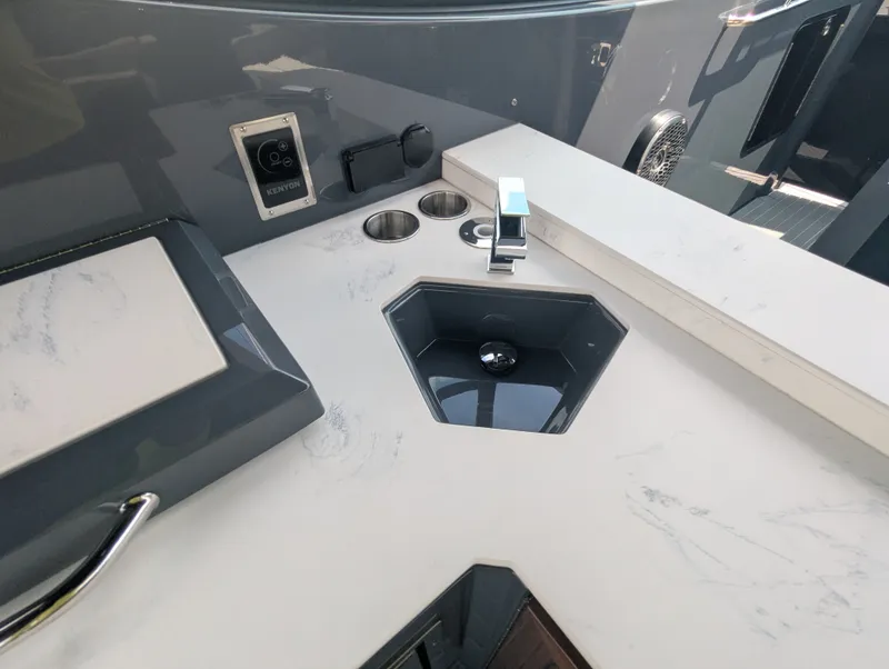 Slide: The Image of Cruisers Yachts 38 GLS-OB 2024 - 22