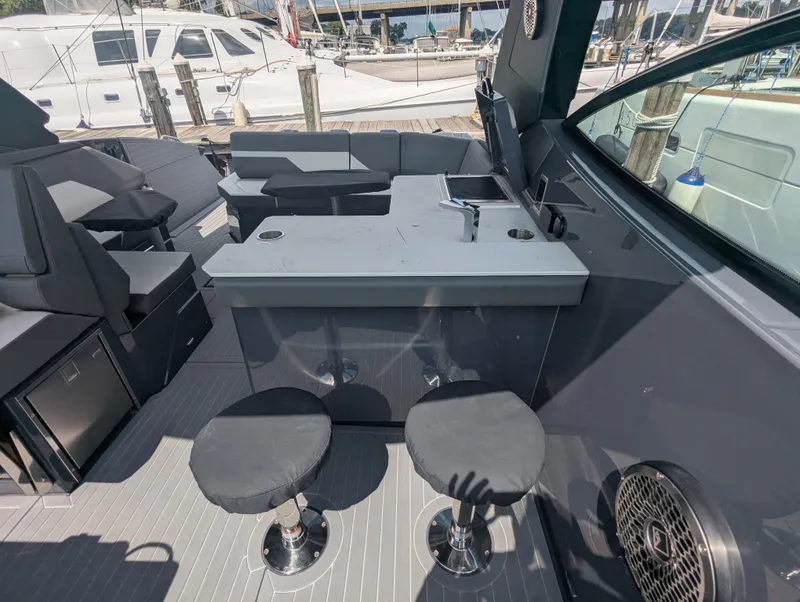 Slide: The Image of Cruisers Yachts 38 GLS-OB 2024 - 25